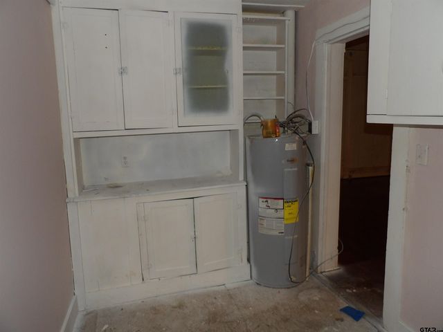 718 E Houston Avenue, Crockett, TX 75835