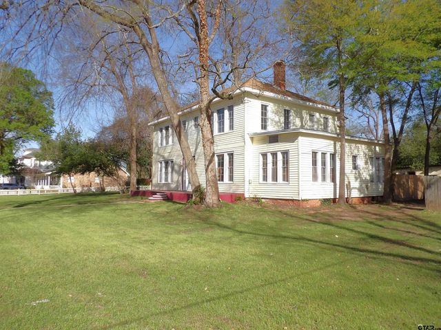 718 E Houston Avenue, Crockett, TX 75835