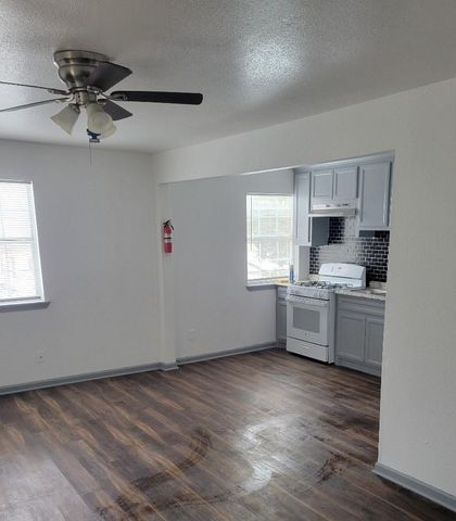 5301 Collingsworth Street 9, Houston, TX 77026