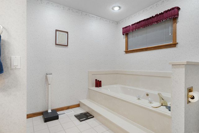 1 Mota Lane, Hot Springs Village, AR 71909