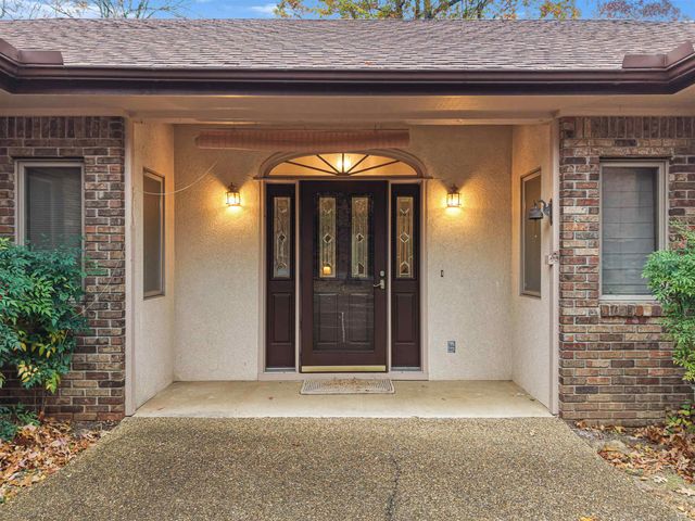 1 Mota Lane, Hot Springs Village, AR 71909