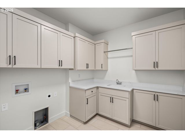 114 CHURCHVIEW Dr, Eugene, OR 97408
