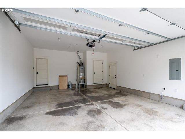 114 CHURCHVIEW Dr, Eugene, OR 97408