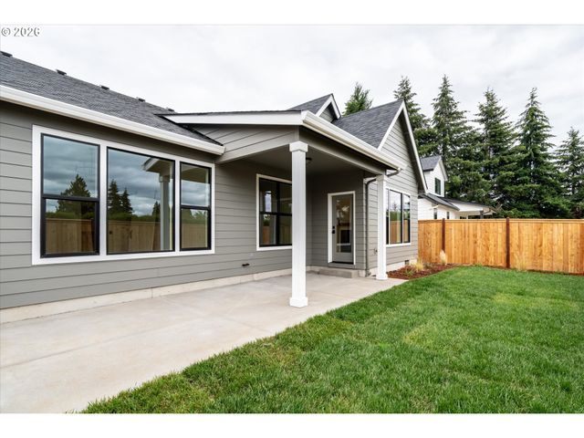 114 CHURCHVIEW Dr, Eugene, OR 97408