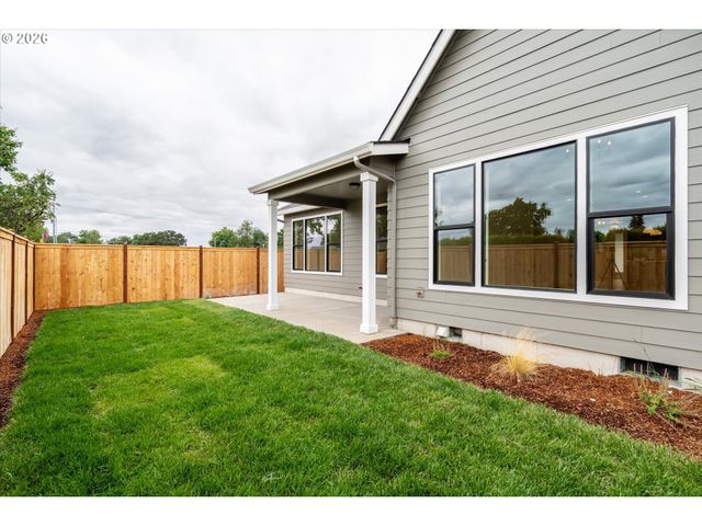 114 CHURCHVIEW Dr, Eugene, OR 97408