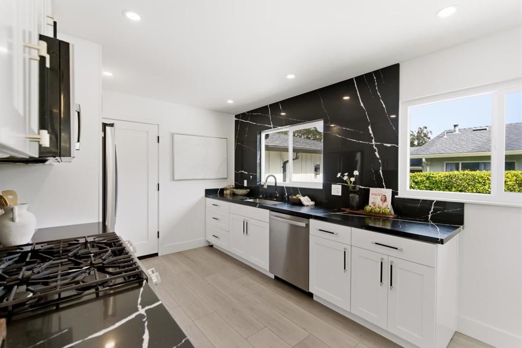 Image 16 of property listing at 2891 Cottonwood Drive, San Bruno, CA 94066