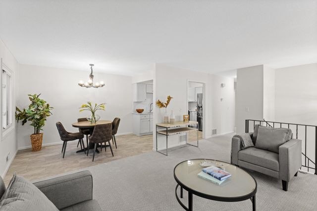 10976 106th Avenue N, Maple Grove, MN 55369