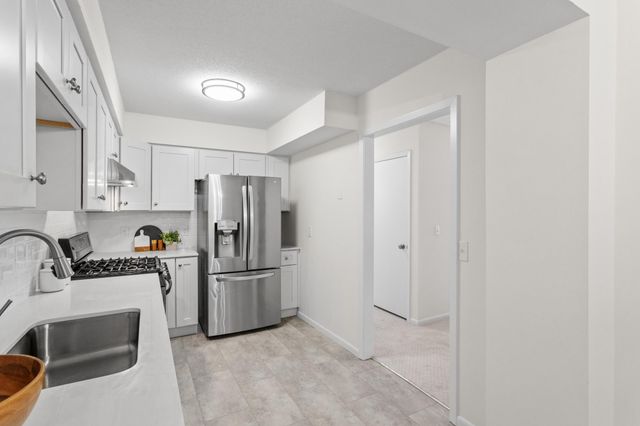 10976 106th Avenue N, Maple Grove, MN 55369