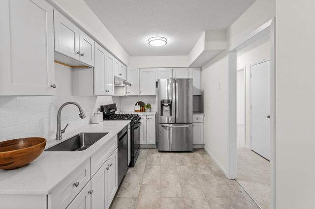 10976 106th Avenue N, Maple Grove, MN 55369