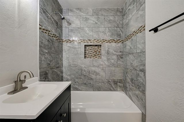 201 Dianna Drive, Yukon, OK 73099