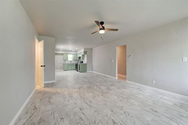 201 Dianna Drive, Yukon, OK 73099