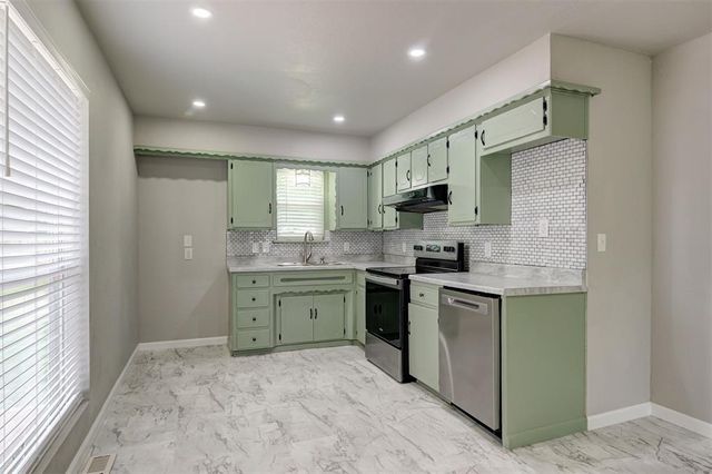 201 Dianna Drive, Yukon, OK 73099