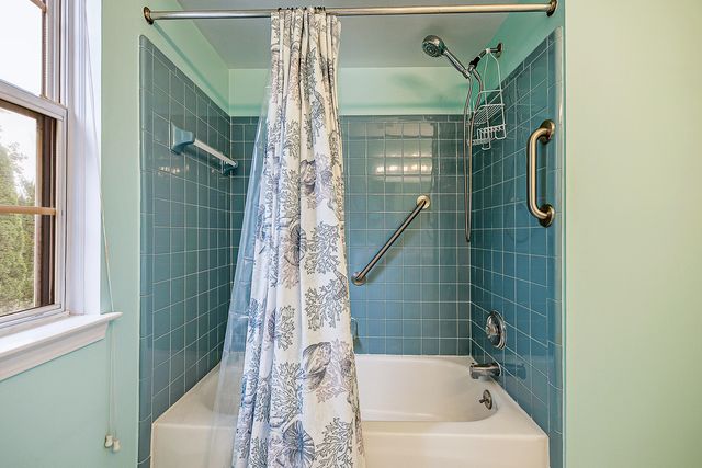 3081 Turnberry Lane, Ann Arbor, MI 48108
