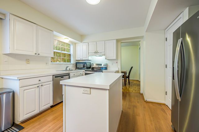 3081 Turnberry Lane, Ann Arbor, MI 48108