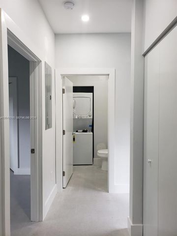 313 NE 169th St, North Miami Beach, FL 33162