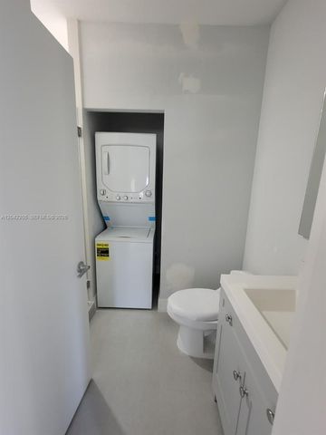 313 NE 169th St, North Miami Beach, FL 33162