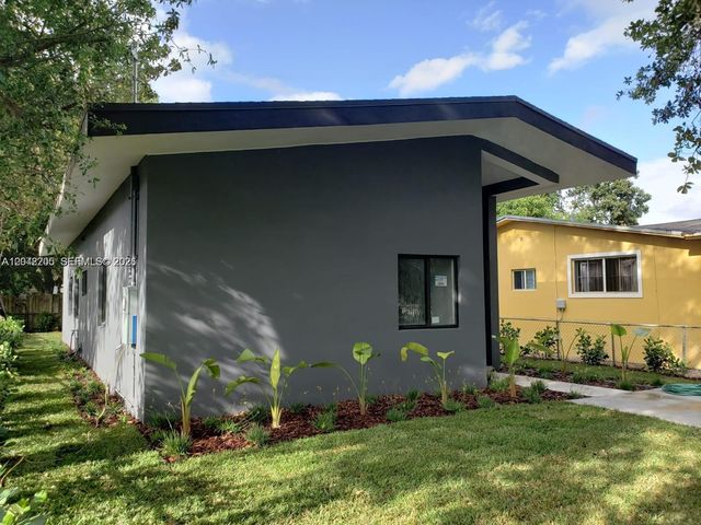 313 NE 169th St, North Miami Beach, FL 33162