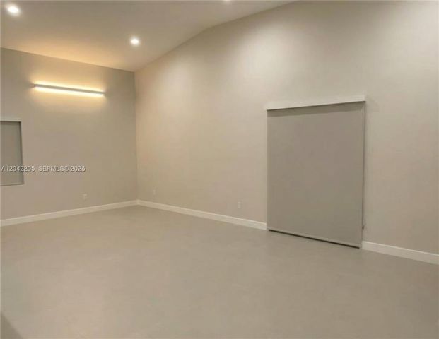 313 NE 169th St, North Miami Beach, FL 33162