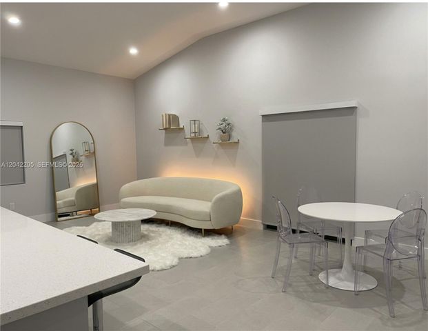 313 NE 169th St, North Miami Beach, FL 33162