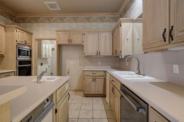 1801 Churchill Road, Yukon, OK 73099
