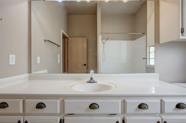 1801 Churchill Road, Yukon, OK 73099