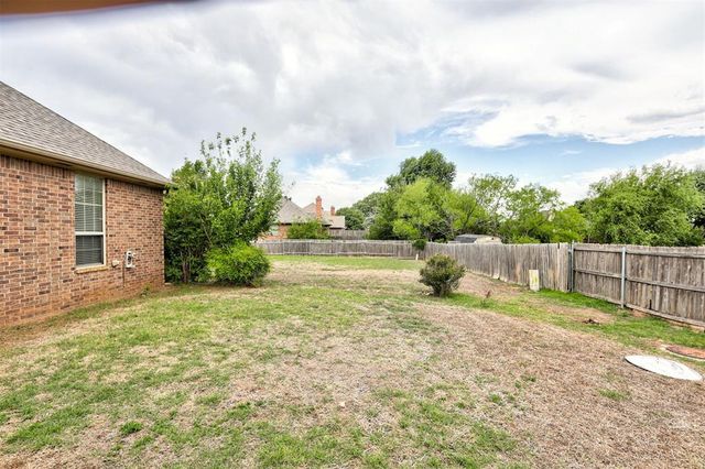 1801 Churchill Road, Yukon, OK 73099