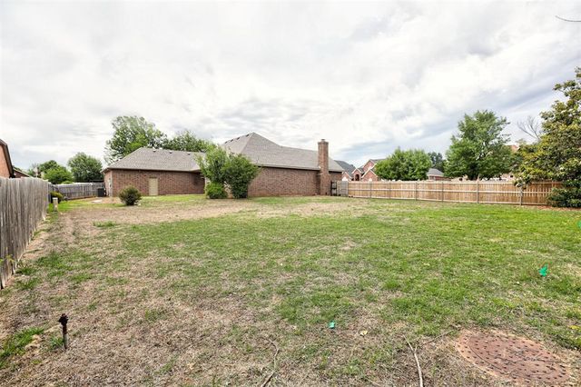 1801 Churchill Road, Yukon, OK 73099