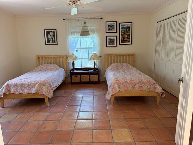 1290 5th Place, Vero Beach, FL 32962