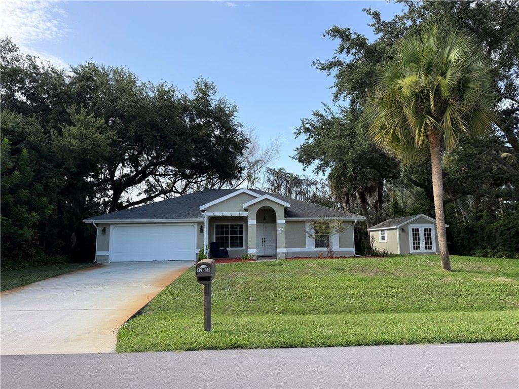 1290 5th Place, Vero Beach, FL 32962