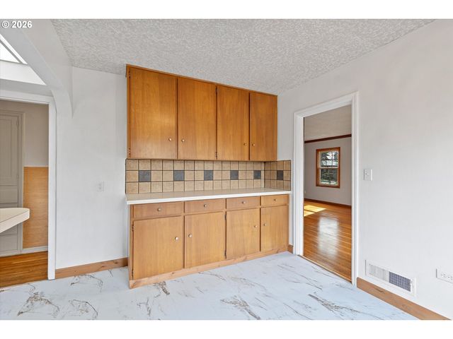 6807 Se CESAR E CHAVEZ Blvd, Portland, OR 97202