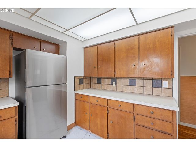 6807 Se CESAR E CHAVEZ Blvd, Portland, OR 97202