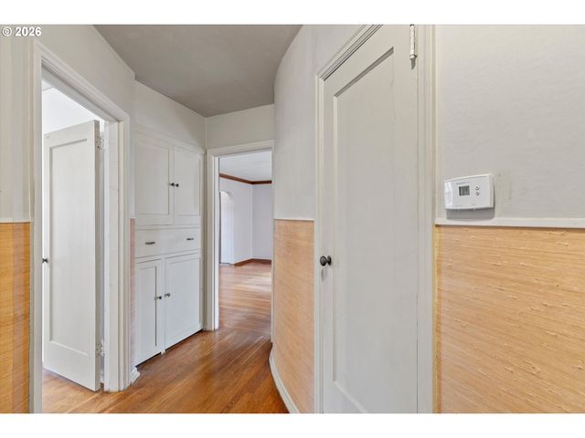 6807 Se CESAR E CHAVEZ Blvd, Portland, OR 97202