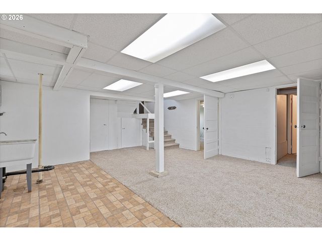 6807 Se CESAR E CHAVEZ Blvd, Portland, OR 97202