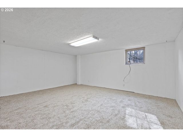 6807 Se CESAR E CHAVEZ Blvd, Portland, OR 97202