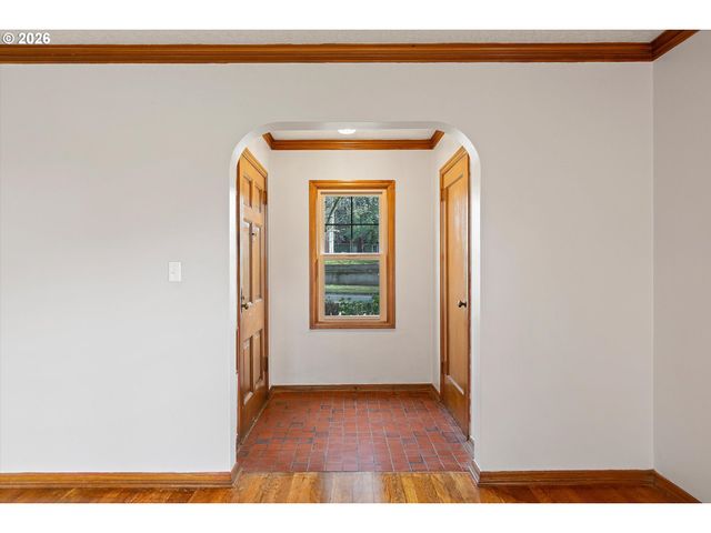 6807 Se CESAR E CHAVEZ Blvd, Portland, OR 97202