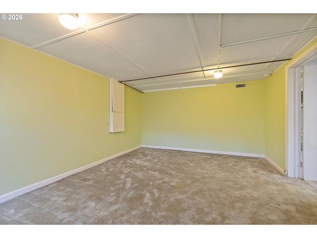 6807 Se CESAR E CHAVEZ Blvd, Portland, OR 97202