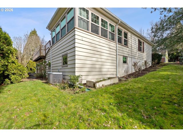 6807 Se CESAR E CHAVEZ Blvd, Portland, OR 97202