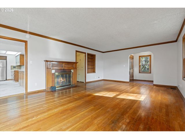 6807 Se CESAR E CHAVEZ Blvd, Portland, OR 97202