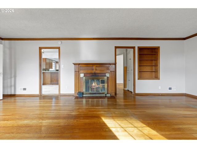 6807 Se CESAR E CHAVEZ Blvd, Portland, OR 97202