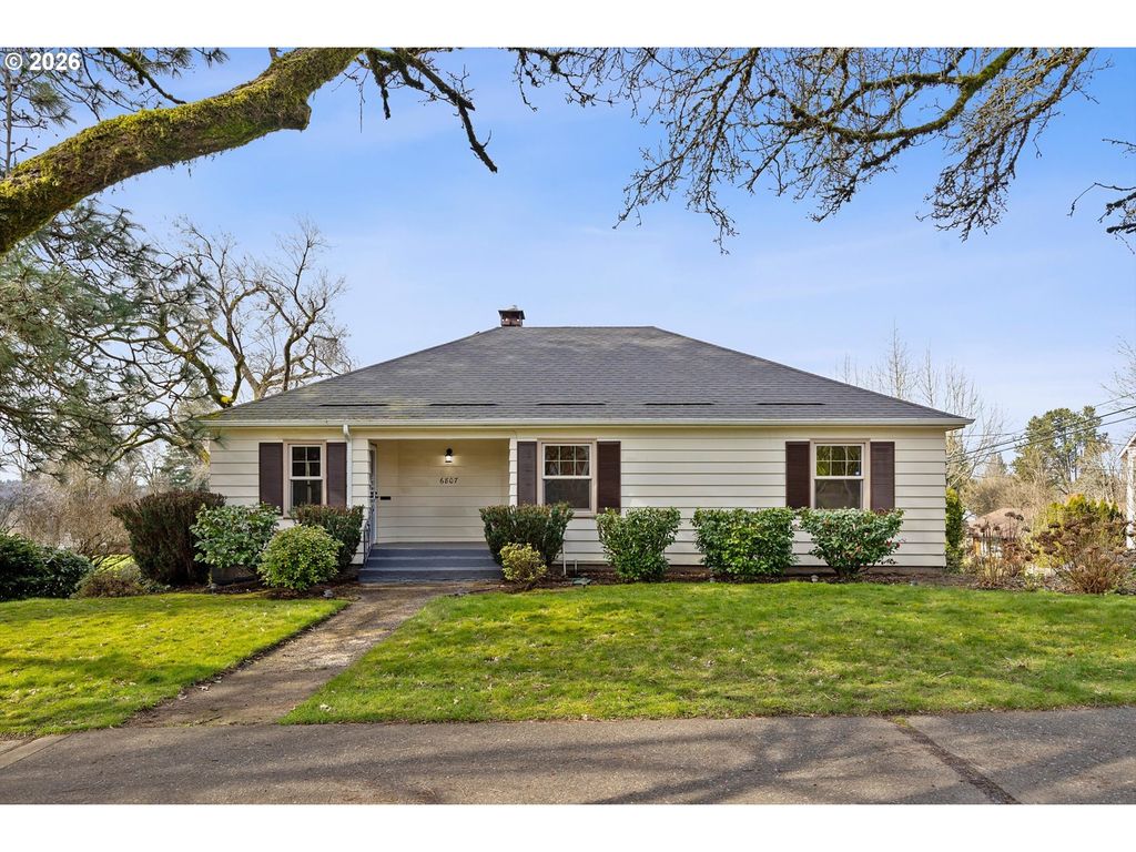 6807 Se CESAR E CHAVEZ Blvd, Portland, OR 97202