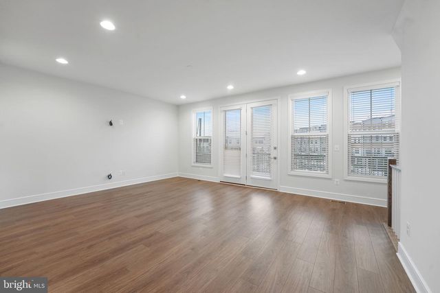 43421 FARRINGDON SQ, Ashburn, VA 20148