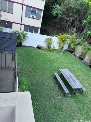 1614 Emerson Street 12, Honolulu, HI 96813