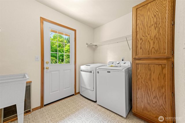 654 9th Avenue, Fox Island, WA 98333