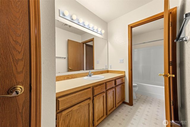 654 9th Avenue, Fox Island, WA 98333