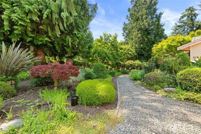 654 9th Avenue, Fox Island, WA 98333