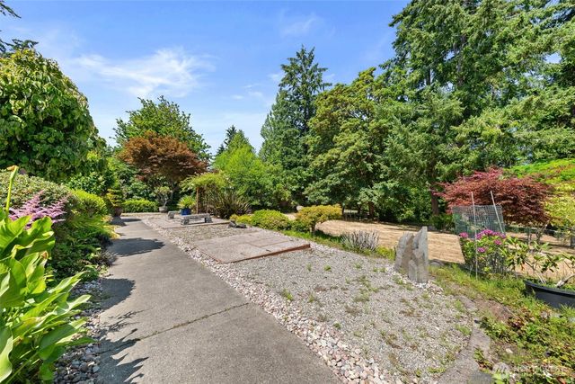 654 9th Avenue, Fox Island, WA 98333