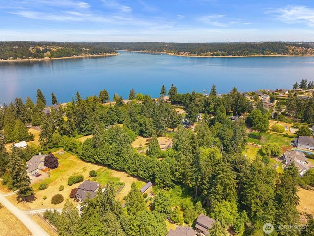 654 9th Avenue, Fox Island, WA 98333