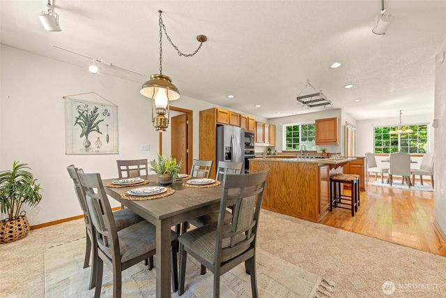 654 9th Avenue, Fox Island, WA 98333
