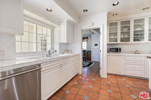 219 S McCarty Drive, Beverly Hills, CA 90212