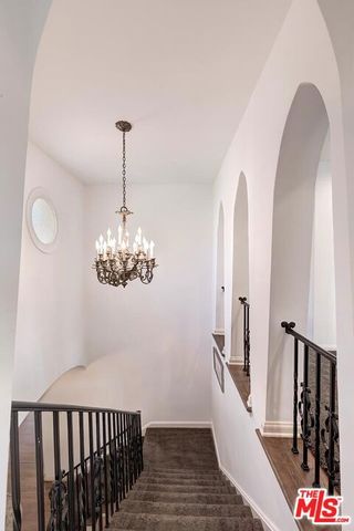 219 S McCarty Drive, Beverly Hills, CA 90212